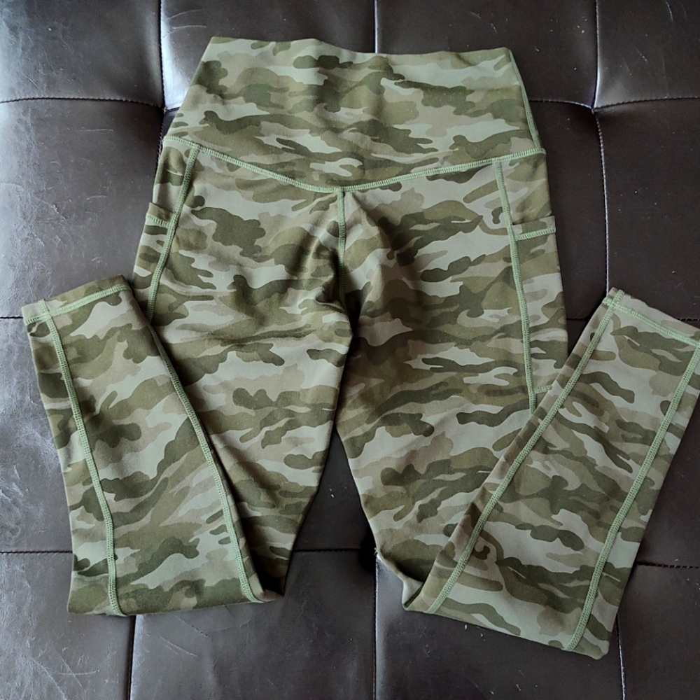 Women's Colorfulkoala High Waisted Yoga Pants Camouflage Leggings Medium - Picture 3 of 4